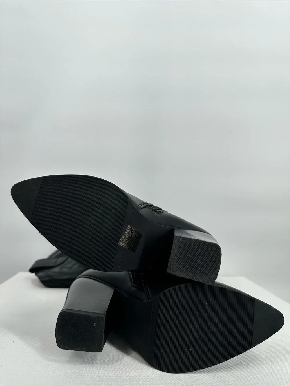 Dream Pairs details brand